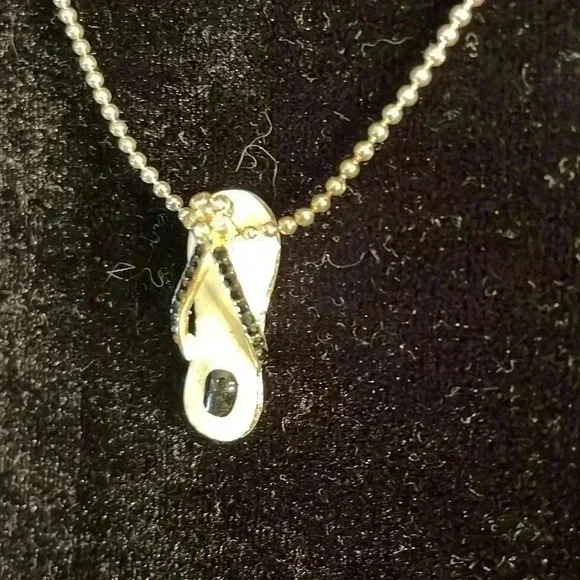 Lauren-Spencer New Flip Flop Necklace - Picture 3 of 8